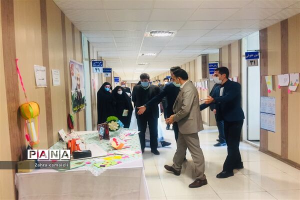 نمایشگاه پیامی به فرشتگان خط مقدم