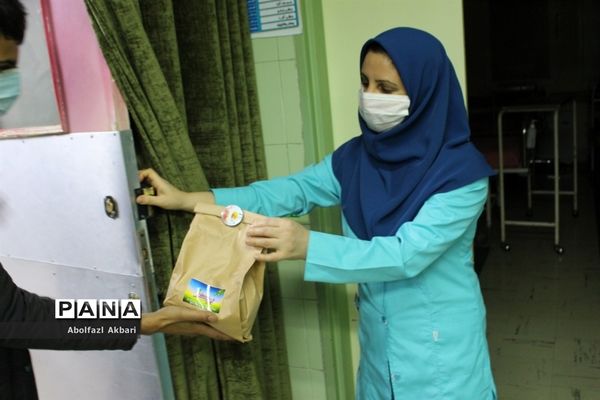 قدردانی از پرستاران و پزشکان بیمارستان‌های شهر ساری