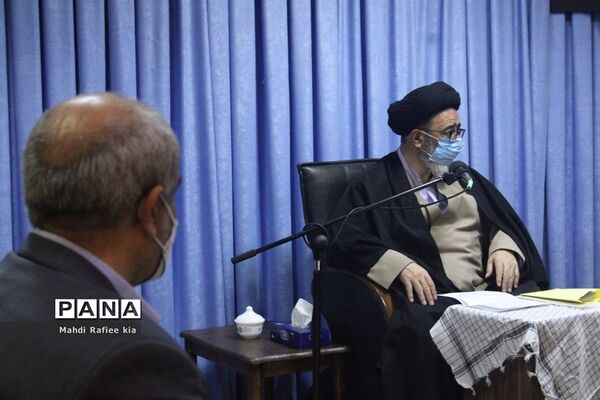دیدار مدیرکل آموزش و پرورش آذربایجان شرقی و کارکنان معاونت سوادآموزی اداره‌کل با نماینده ولی فقیه در استان