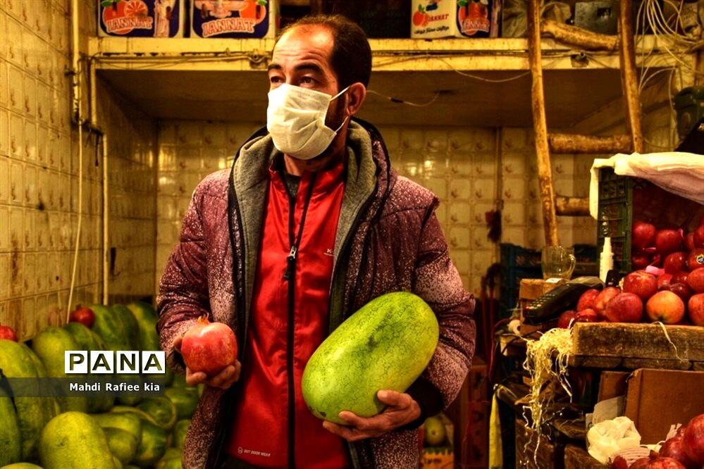 جمعی از بازیگران و خوانندگان مهمانان شب یلدایی شبکه دو