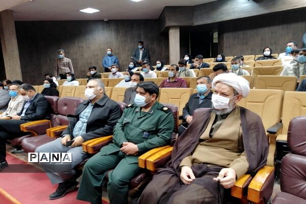 تجلیل مسئولان شهرستان کارون  از کادر درمان