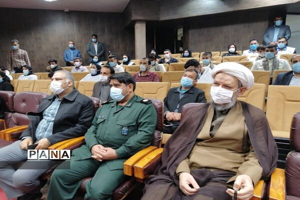 تجلیل مسئولان شهرستان کارون  از کادر درمان