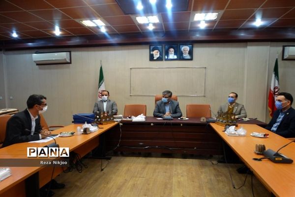 آیین تجلیل از منتخبین پژوهشگر و مولفان بهارستان یک