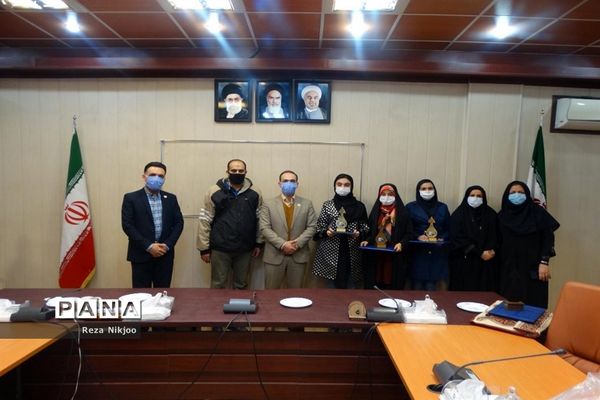 آیین تجلیل از منتخبین پژوهشگر و مولفان بهارستان یک
