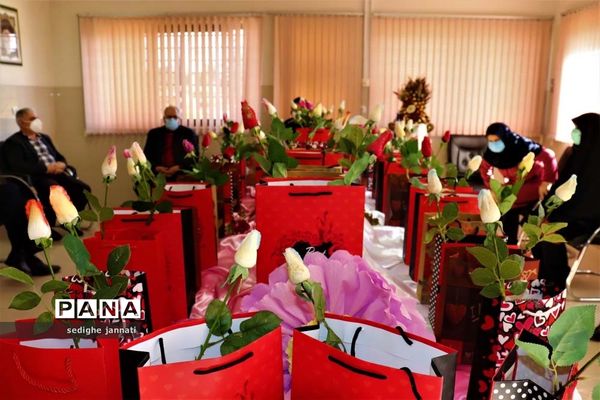 تجلیل جهادگران سنگر علم آموزی از مدافعان سلامت در آباده