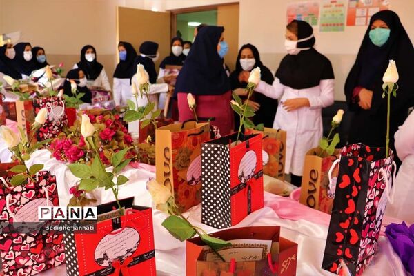 تجلیل جهادگران سنگر علم آموزی از مدافعان سلامت در آباده