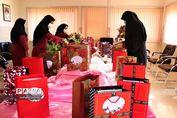 تجلیل جهادگران سنگر علم آموزی از مدافعان سلامت در آباده