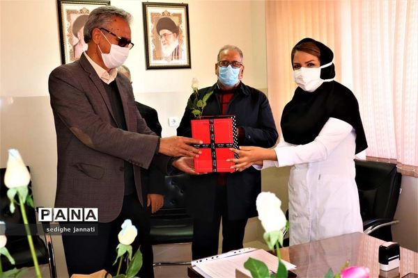 تجلیل جهادگران سنگر علم آموزی از مدافعان سلامت در آباده