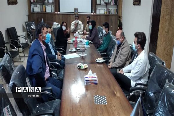 تجلیل از کادر درمان مراکز بهزیستی ورامین