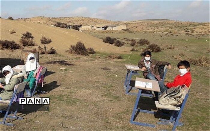 ایثارگری دختر شهید عبدالحسین شهریاری در جبهه تعلیم تربیت در روستای جیرفت