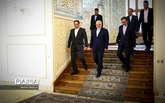 ظریف: ایرانی‌ها باید لغو تحریم‌ها را احساس کنند