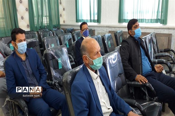 برگزاری جلسه مدیران مقطع ابتدایی درسالن اجتماعات اداره شهرستان حمیدیه