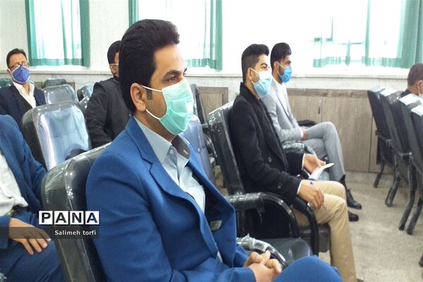 برگزاری جلسه مدیران مقطع ابتدایی درسالن اجتماعات اداره شهرستان حمیدیه