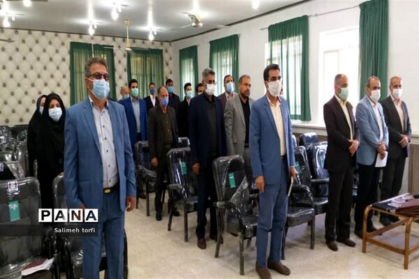 برگزاری جلسه مدیران مقطع ابتدایی درسالن اجتماعات اداره شهرستان حمیدیه