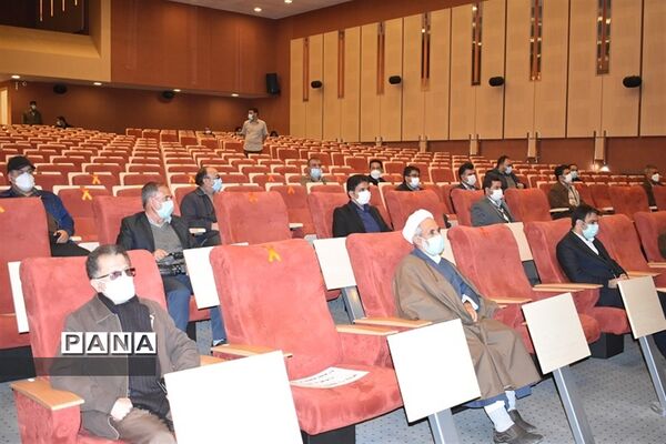 توزیع 1200 بسته کمک  معیشتی  بین  نیازمندان  بهابادی