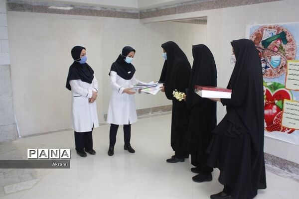 به مناسبت روز پرستاراز پرستاران ابرکوه تجلیل شد