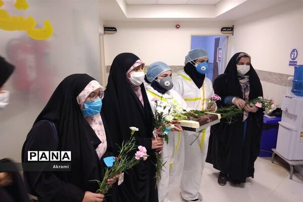 به مناسبت روز پرستاراز پرستاران ابرکوه تجلیل شد