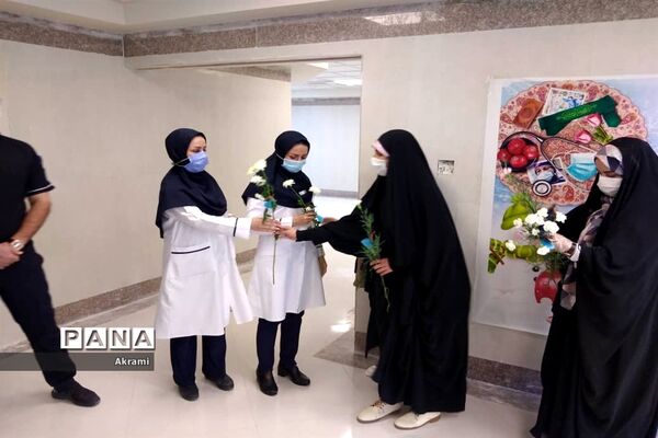 به مناسبت روز پرستاراز پرستاران ابرکوه تجلیل شد
