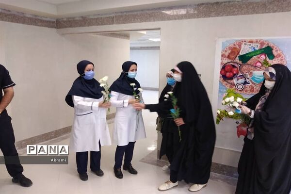 به مناسبت روز پرستاراز پرستاران ابرکوه تجلیل شد
