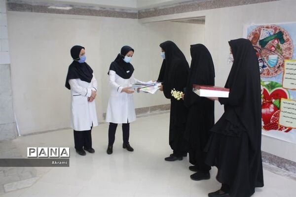 به مناسبت روز پرستاراز پرستاران ابرکوه تجلیل شد