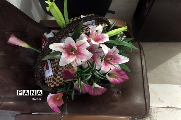 تجلیل آموزش و پرورش از پرستاران بیمارستان مفتح به مناسبت روز پرستار