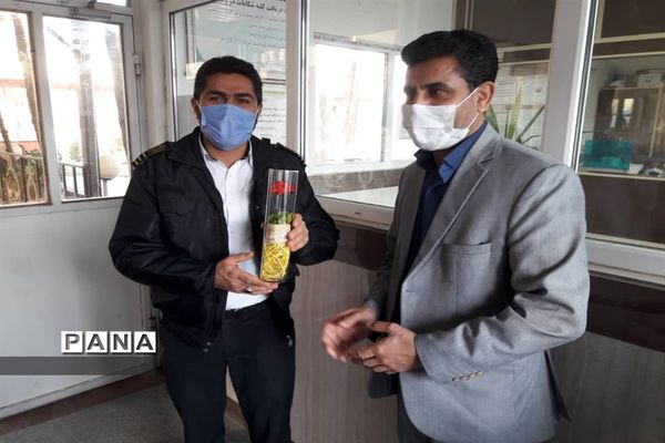 تجلیل آموزش و پرورش از پرستاران بیمارستان مفتح به مناسبت روز پرستار