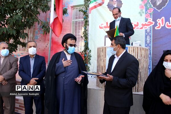 تجلیل از خیرین تهیه تبلت  شهرستان بوشهر