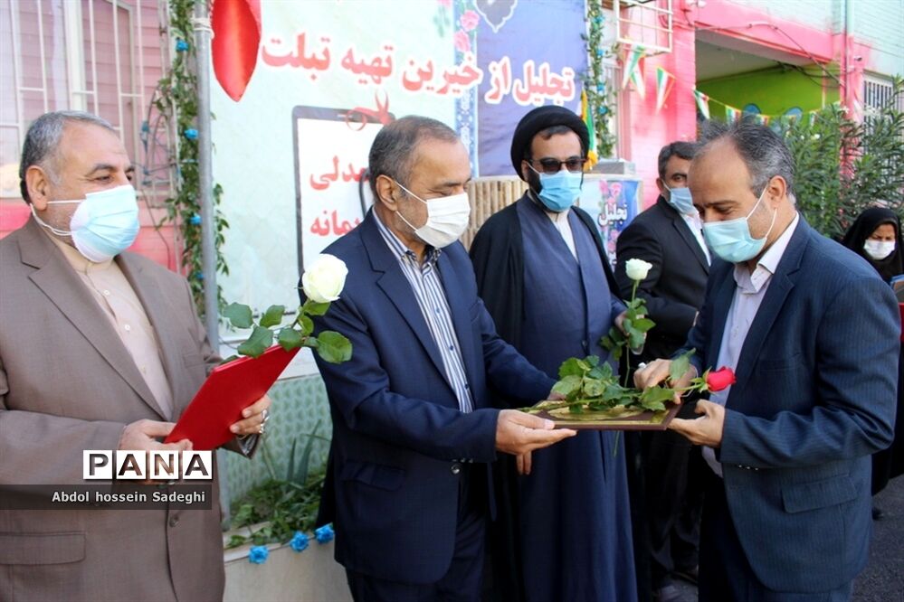 تجلیل از خیرین تهیه تبلت  شهرستان بوشهر