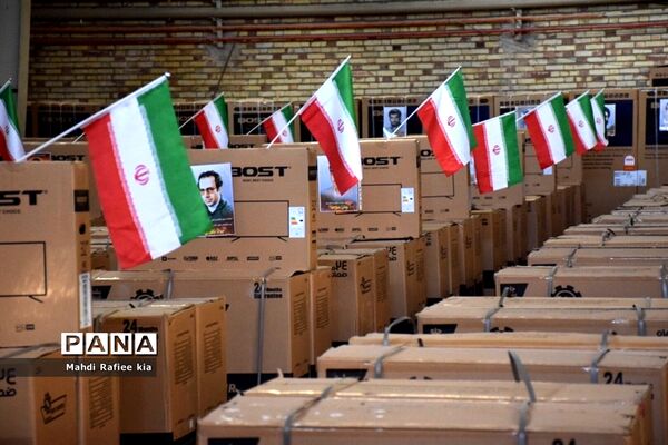 اهداى 600 دستگاه وسیله گرمایشى به نیازمندان و ١٨٥٠ دستگاه تبلت  به دانش آموزان نیازمند