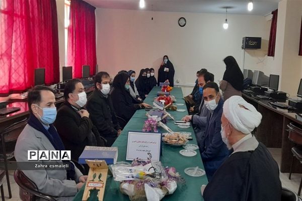 تجلیل از برترین‌های قرآن،عترت ونماز در قرچک