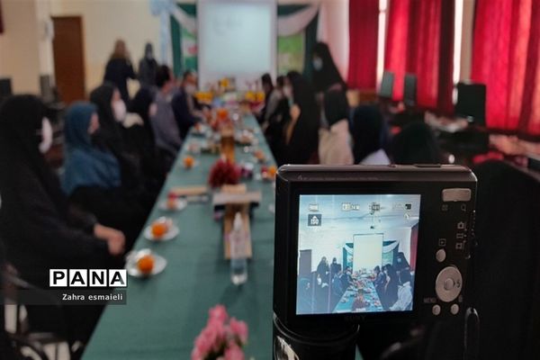 تجلیل از برترین‌های قرآن،عترت ونماز در قرچک