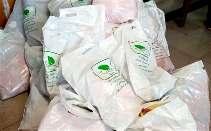 تحویل لباس گرم به مددجویان توسط بهزیستی ملارد