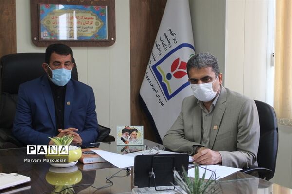 برگزاری کارگاه توانمندسازی کارکنان، والدین و دانش آموزان