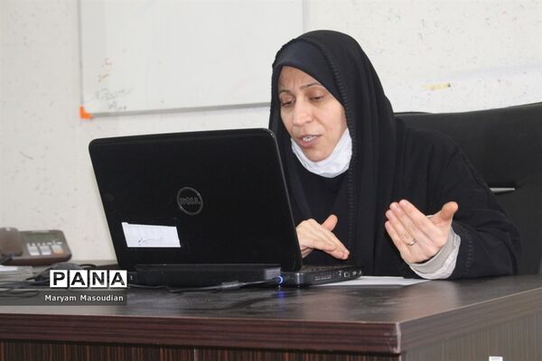 وبینار آموزشی تغذیه مناسب برای پیشگیری از چاقی و لاغری دانش‌آموزان استان بوشهر