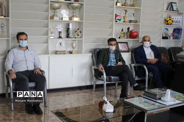 وبینار آموزشی تغذیه مناسب برای پیشگیری از چاقی و لاغری دانش‌آموزان استان بوشهر