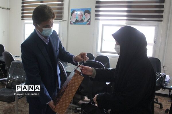 وبینار آموزشی تغذیه مناسب برای پیشگیری از چاقی و لاغری دانش‌آموزان استان بوشهر