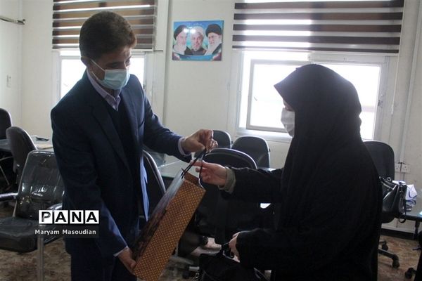 وبینار آموزشی تغذیه مناسب برای پیشگیری از چاقی و لاغری دانش‌آموزان استان بوشهر