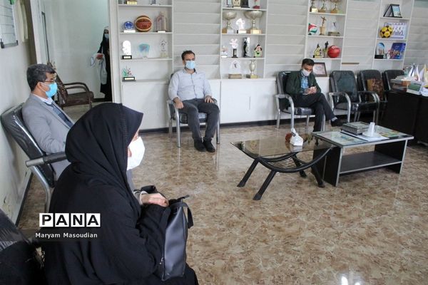 وبینار آموزشی تغذیه مناسب برای پیشگیری از چاقی و لاغری دانش‌آموزان استان بوشهر