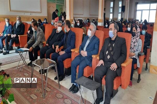 اهدا 75 تبلت به دانش آموزان بی بضاعت شهرستان نظر آباد