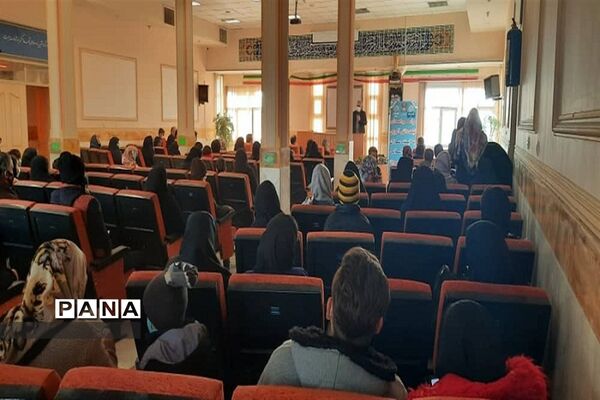 اهدا 75 تبلت به دانش آموزان بی بضاعت شهرستان نظر آباد