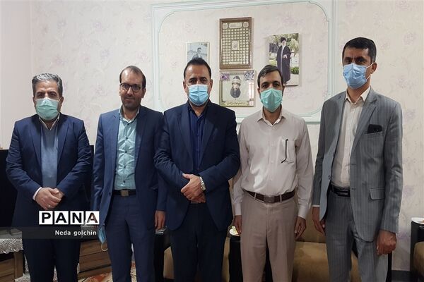 دیدار مدیر آموزش و پرورش ناحیه ۳ با ایثارگر و جانباز دفاع مقدس