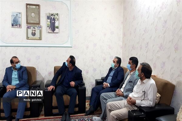 دیدار مدیر آموزش و پرورش ناحیه ۳ با ایثارگر و جانباز دفاع مقدس