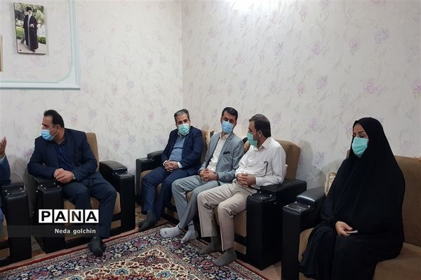 دیدار مدیر آموزش و پرورش ناحیه ۳ با ایثارگر و جانباز دفاع مقدس