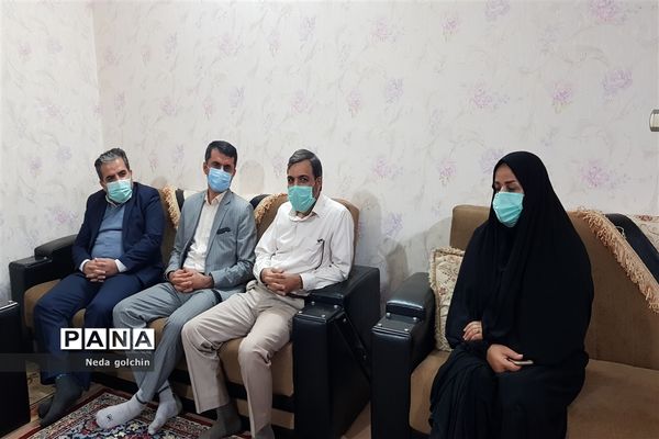 دیدار مدیر آموزش و پرورش ناحیه ۳ با ایثارگر و جانباز دفاع مقدس