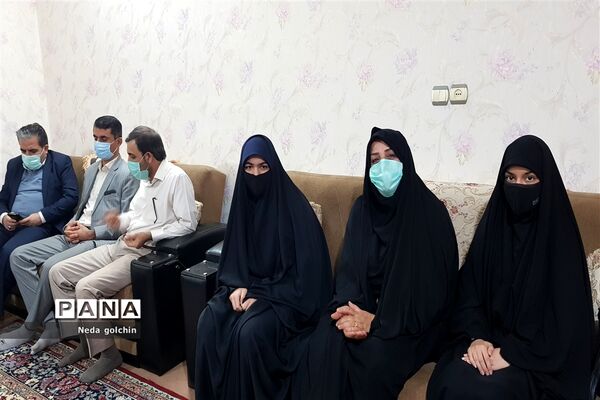 دیدار مدیر آموزش و پرورش ناحیه ۳ با ایثارگر و جانباز دفاع مقدس