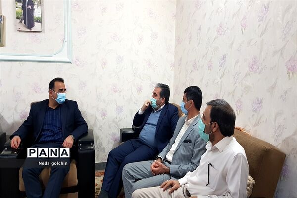 دیدار مدیر آموزش و پرورش ناحیه ۳ با ایثارگر و جانباز دفاع مقدس