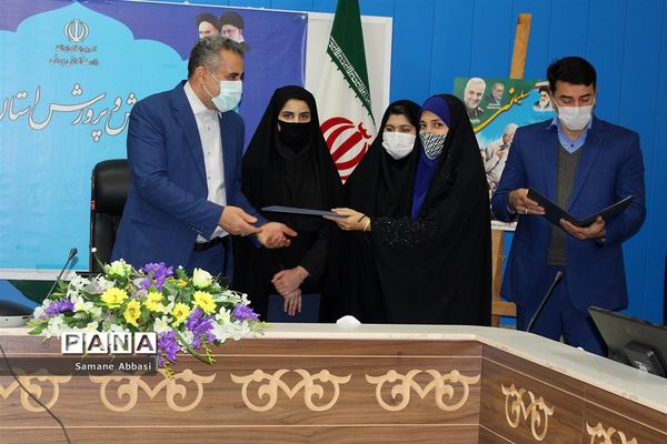 آیین تحلیف اعضای هیات رئیسه مجلس دانش‌آموزی مازندران