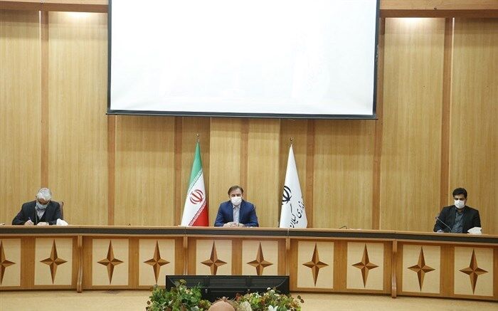 قدردانی استاندار از خیران در تأمین تجهیزات هوشمند آموزشی برای دانش‌آموزان نیازمند