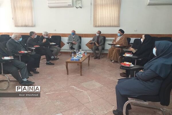 بازدید نماینده مجلس شورای اسلامی و امام جمعه از مرکز یادگیری محلی باهنر ملارد