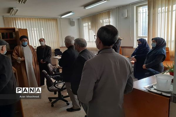 بازدید نماینده مجلس شورای اسلامی و امام جمعه از مرکز یادگیری محلی باهنر ملارد